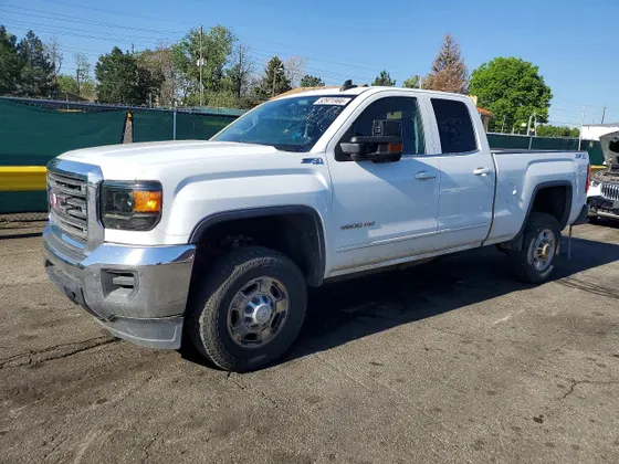 2015 GMC Sierra 2500HD available WiFi SLE