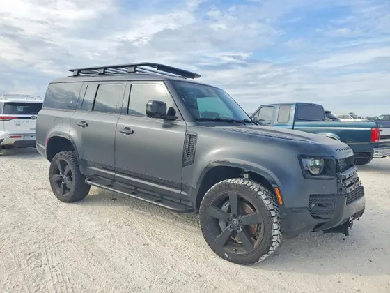 2024 Land Rover Defender X-Dynamic SE