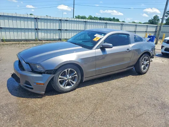 2014 Ford Mustang V6