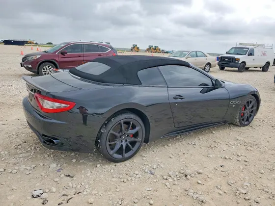 2012 Maserati GranTurismo Convertible Sport