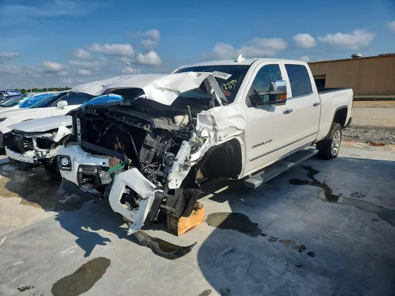 2018 GMC Sierra 2500HD Denali