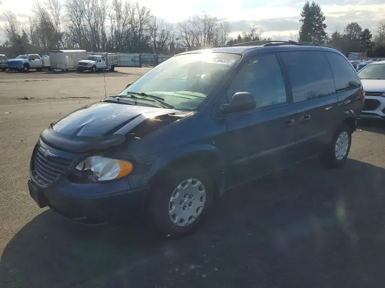 2003 Chrysler Voyager LX