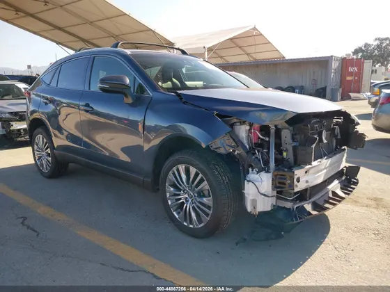 2022 Toyota Venza LE