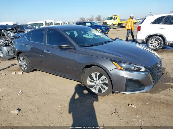 2024 Nissan Altima 2.5 S