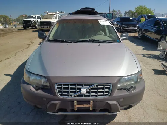 2004 Volvo V70 XC70