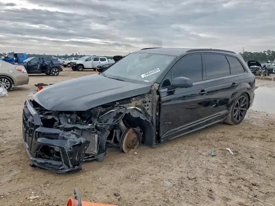2020 Audi SQ7 Premium Plus