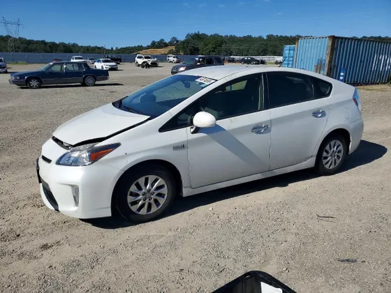 2015 Toyota Prius Plug-In Advanced