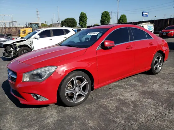 2014 Mercedes-Benz CLA