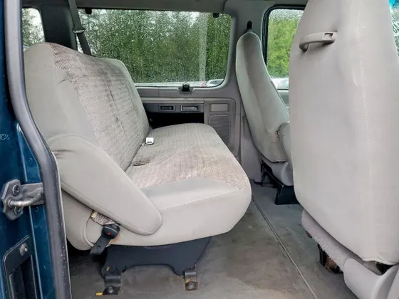 1998 Ford Club Wagon XL