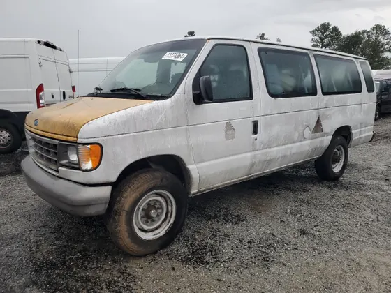 1996 Ford Club Wagon XL
