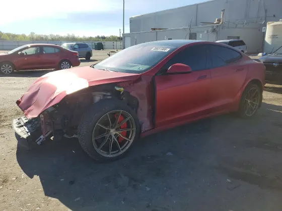 2021 Tesla Model S Plaid