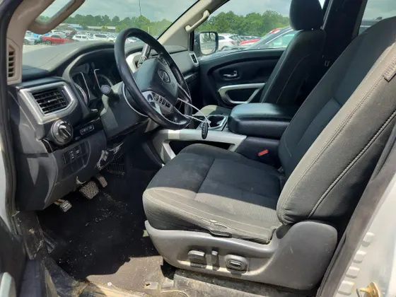 2019 Nissan Titan SV