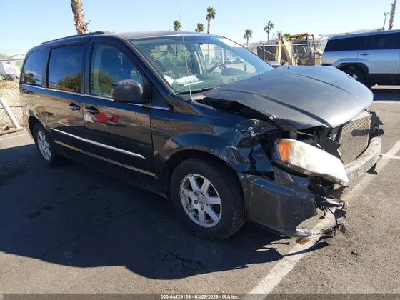 2012 Chrysler Town & Country Touring