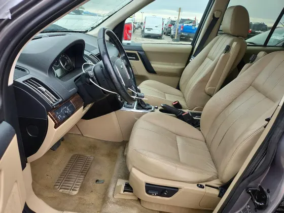 2012 Land Rover LR2 HSE
