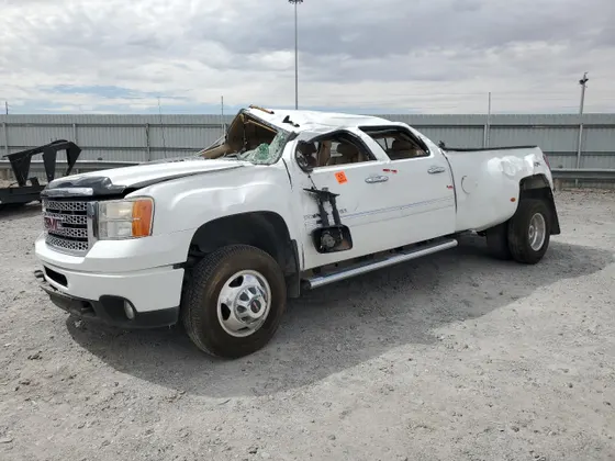 2014 GMC Sierra 3500HD Denali