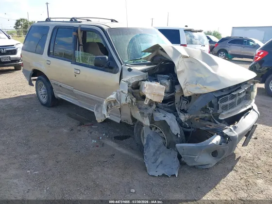 2000 Ford Explorer XLS