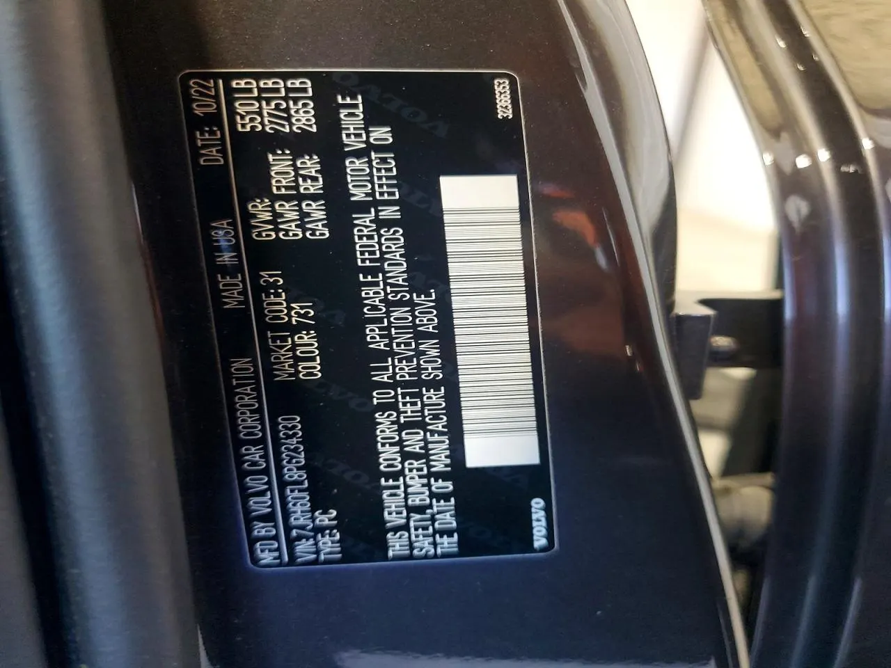 2023 Volvo S60 Recharge Plug-In Hybrid Plus Dark Theme