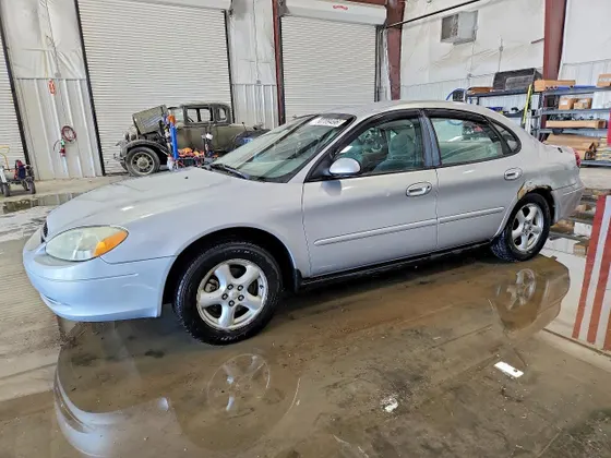 2002 Ford Taurus SE Standard