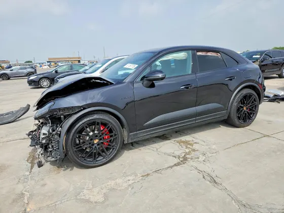 2025 Porsche Macan Electric 4S