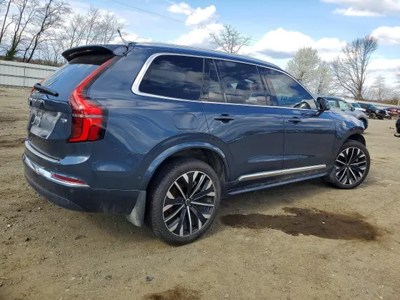 2025 Volvo XC90 Plug-In Hybrid Ultra