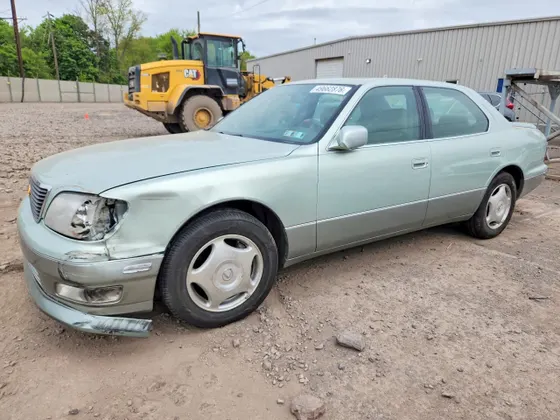 1999 Lexus LS 400 Luxury Sdn LS