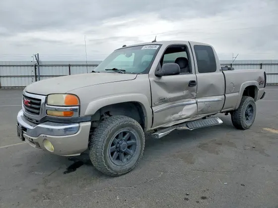 2005 GMC Sierra 2500HD SLT