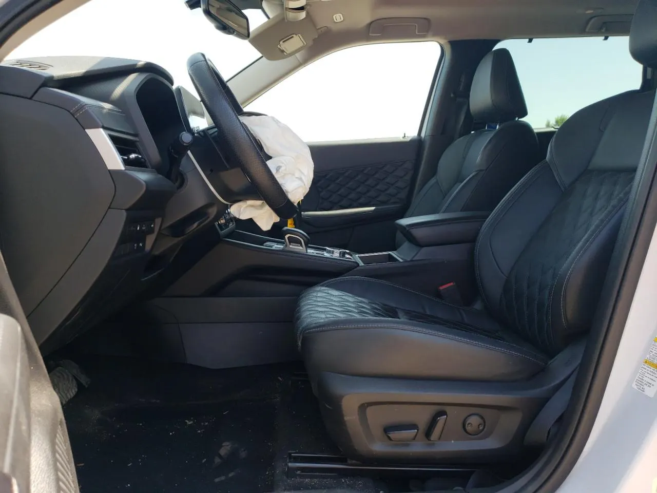 2023 Mitsubishi Outlander PHEV SE