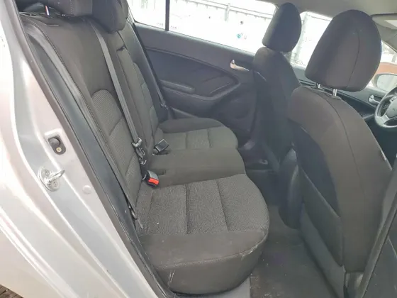 2017 Kia Forte5 LX