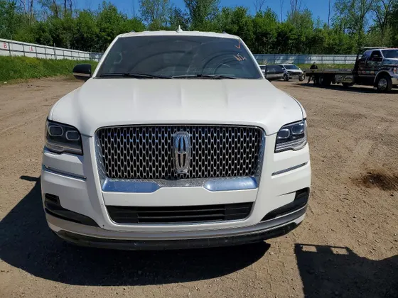 2023 Lincoln Navigator Standard