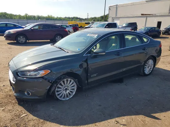 2016 Ford Fusion Energi SE Luxury