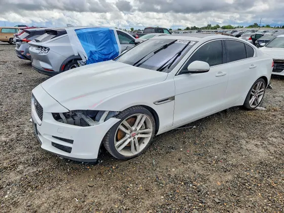 2017 Jaguar XE 35t Prestige