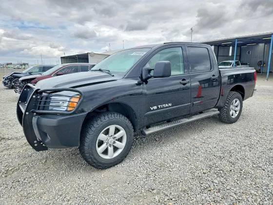 2013 Nissan Titan SE