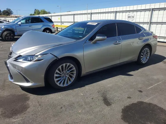 2019 Lexus ES ES 300h Luxury