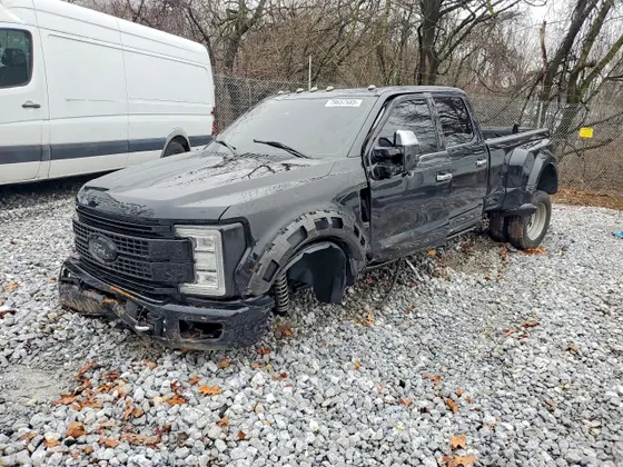 2017 Ford Super Duty F-450 DRW XLT
