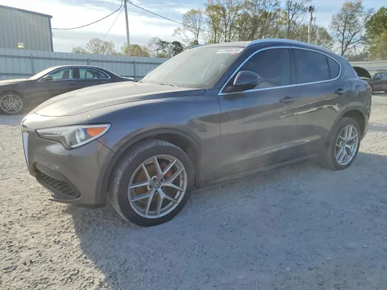 2019 Alfa Romeo Stelvio Ti Lusso