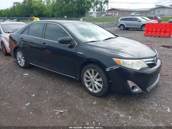 2012 Toyota Camry Hybrid XLE