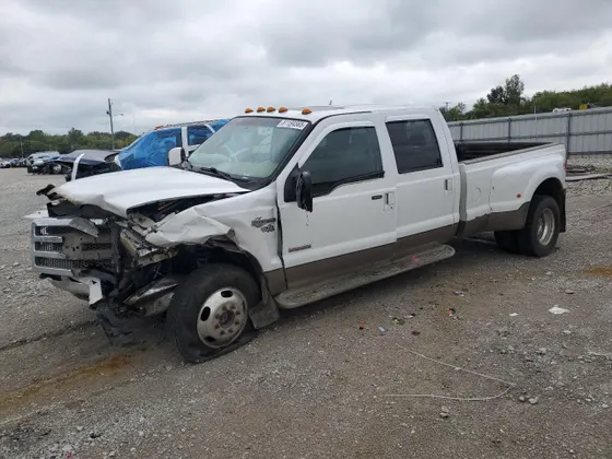 2005 Ford Super Duty F-350 DRW XL