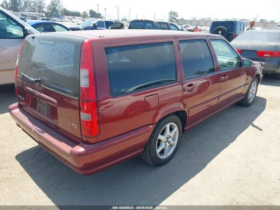 2000 Volvo V70 GLT