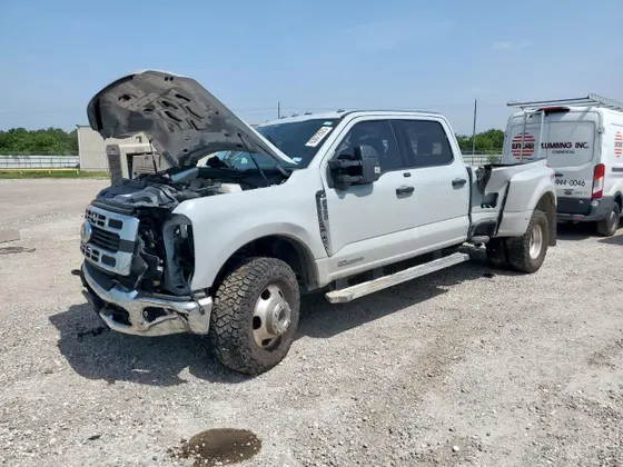 2025 Ford Super Duty F-350 DRW XL