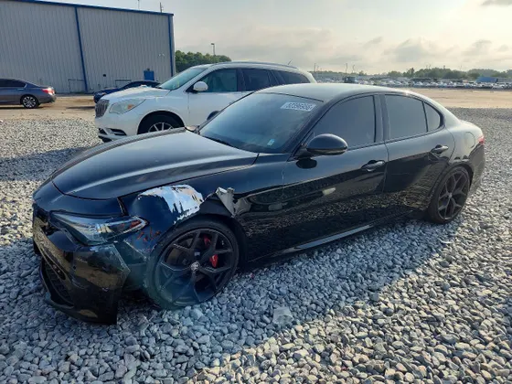 2020 Alfa Romeo Giulia Ti Sport