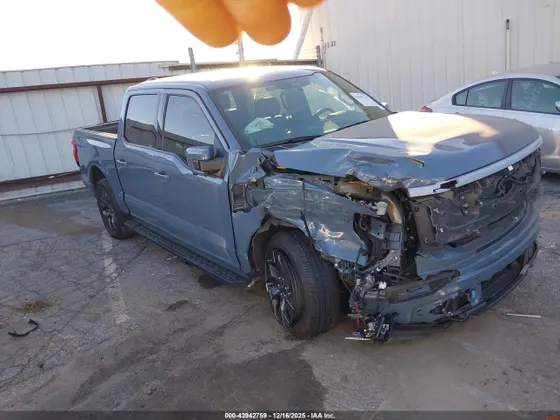 2023 Ford F-150 Lightning LARIAT