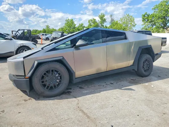 2025 Tesla Cybertruck
