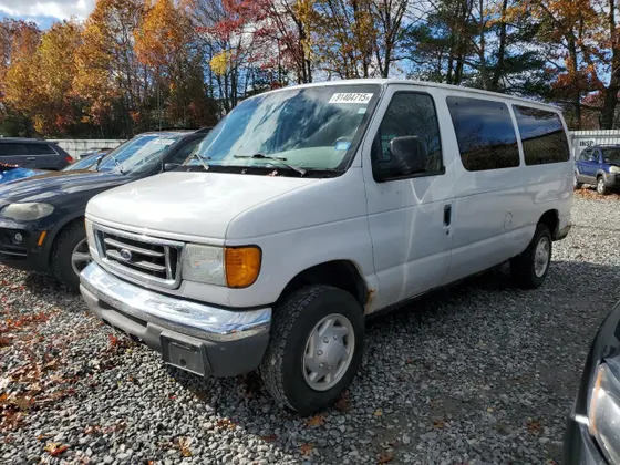 2005 Ford Econoline Wagon XL