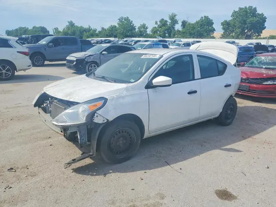 2017 Nissan Versa Sedan S Plus