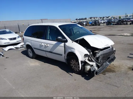 2006 Chrysler Town & Country SWB