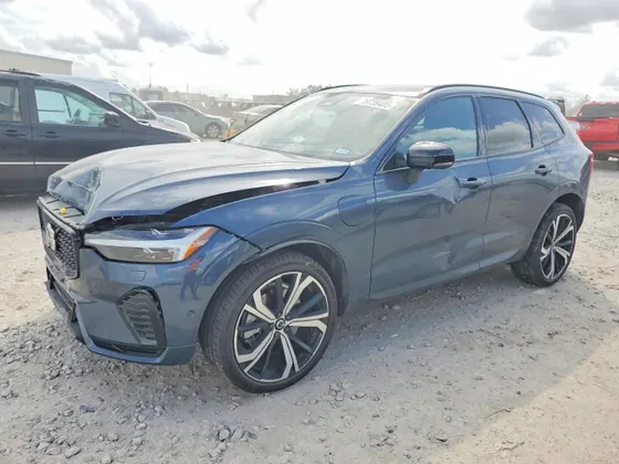2022 Volvo XC60 Recharge Plug-In Hybrid R-Design