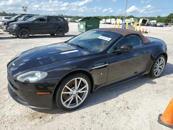 2013 Aston Martin V8 Vantage VANTAGE