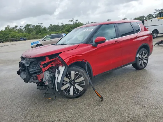 2025 Mitsubishi Outlander SE