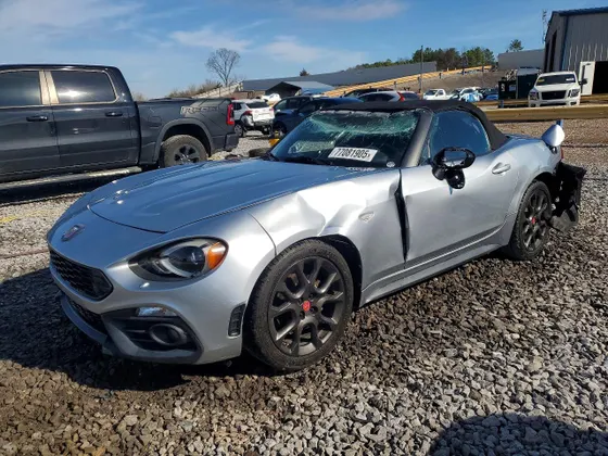 2019 FIAT 124 Spider Lusso