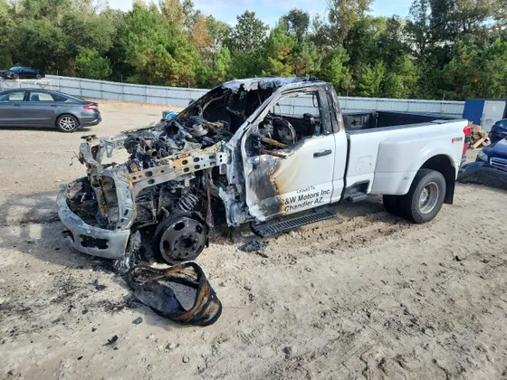 2023 Ford Super Duty F-350 DRW XLT